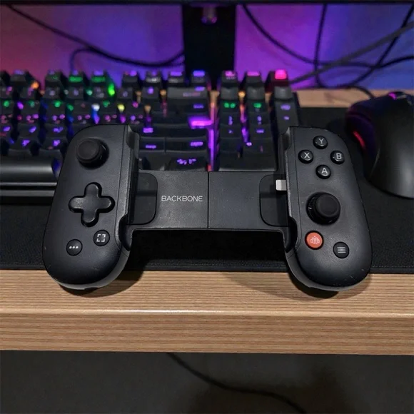 Backbone One - Picture 3 of 4